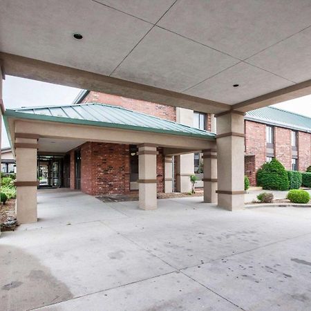 Quality Inn & Suites North Springfield Exterior foto