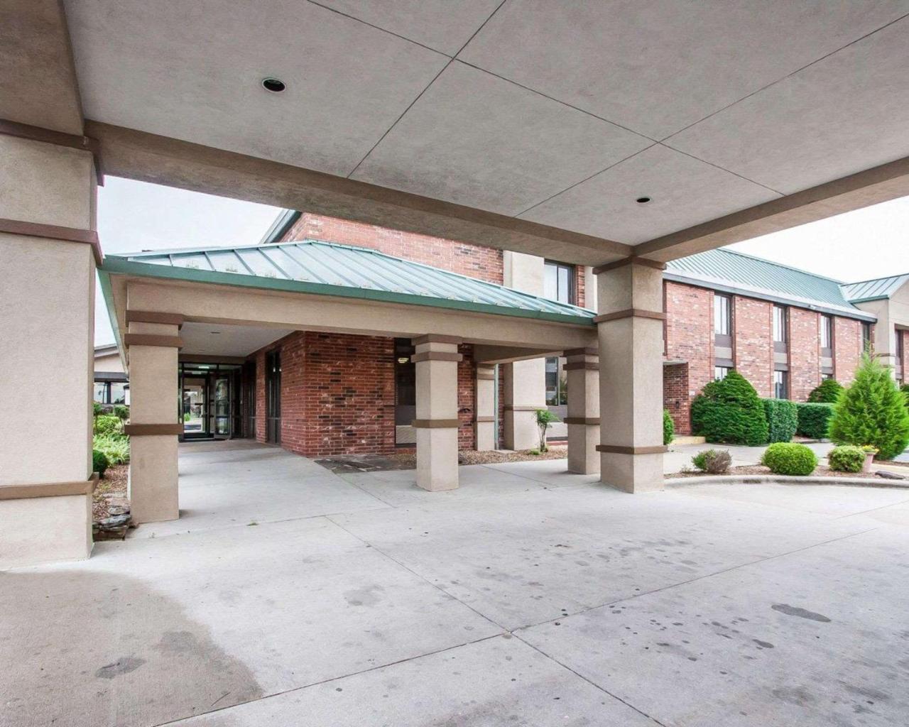 Quality Inn & Suites North Springfield Exterior foto