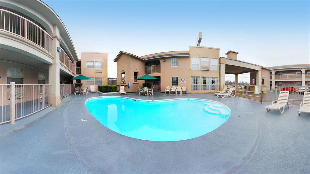 Quality Inn & Suites North Springfield Exterior foto